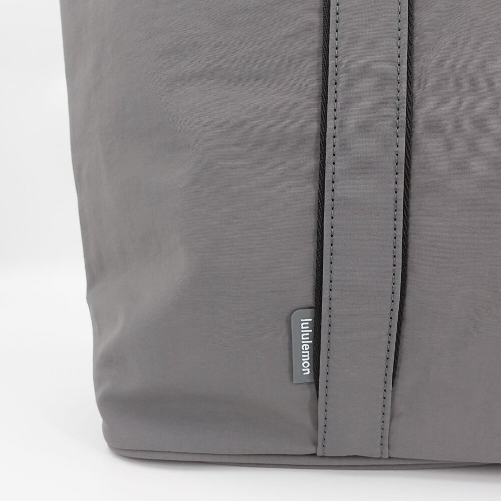 Lululemon Daily Multi-Pocket Tote Bag 20L Gray Eucalyptus Legacy Green OS - Picture 9 of 12